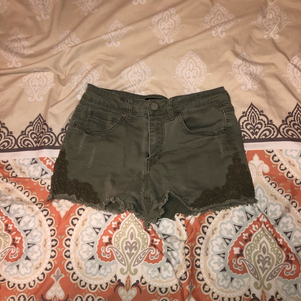 Olive High waisted shorts